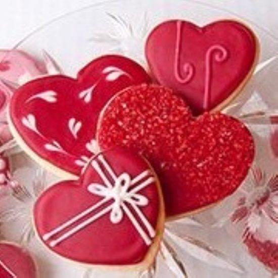 INDIA-TREE-deco-ideas-cookies-red-valentine-plate- (2)